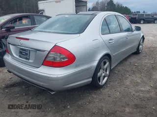 2009 Mercedes-Benz E-Class Luxury 3.5L with VIN WDBUF56X79B385039, listed as a IAAI auction lot 41760653 with 142,970 mi miles. Bid and sale history available at carsss.com. Image 4.