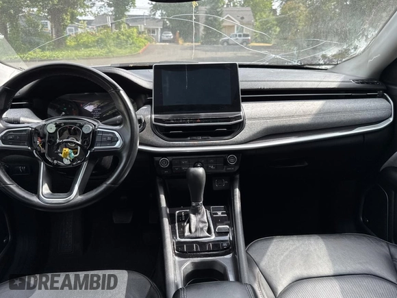 2022 Jeep Compass Latitude Lux with VIN 3C4NJDFB6NT164933, listed as a Copart auction lot 62031695 with 55,397 mi miles and Salvage title. Bid and sale history available at DreamBid. Image 9.