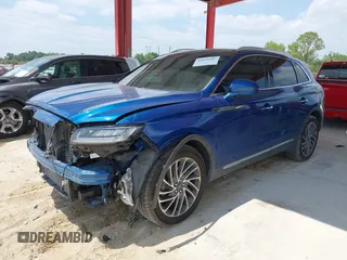 2020 Lincoln Nautilus Reserve z VIN 2LMPJ6K90LBL12252, wystawiony jako IAAI lot #42055207 z przebiegiem 52 202 mil mil oraz . Historia ofert i sprzedaży dostępna na DreamBid. Obrazek 2.