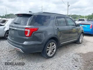 2017 Ford Explorer XLT with VIN 1FM5K7D84HGA75050, listed as a IAAI auction lot 39277027 with 131,413 mi miles and . Bid and sale history available at carsss.com. Image 4.
