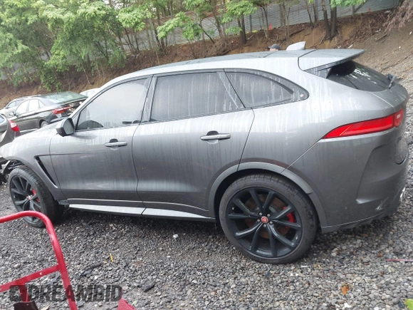2019 Jaguar F-Pace SVR with VIN SADCZ2EE6KA607539, listed as a IAAI auction lot 42426049 with Not provided miles and . Bid and sale history available at DreamBid. Image 14.