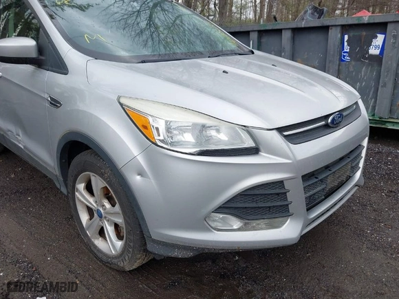 2013 Ford Escape SE with VIN 1FMCU0GX5DUA45076, listed as a IAAI auction lot 42015153 with 1 mi miles. Bid and sale history available at carsss.com. Image 6.