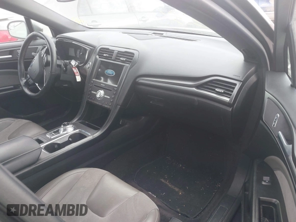 2017 Ford Fusion Sport with VIN 3FA6P0VP2HR309823, listed as a IAAI auction lot 41617231 with 90,924 mi miles. Bid and sale history available at carsss.com. Image 5.