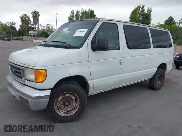 2006 Ford Econoline Passenger XL with VIN 1FBNE31L56HA25492, listed as a IAAI auction lot 42059914 with 151,804 mi miles. Bid and sale history available at carsss.com. Image 2.