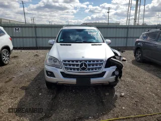 2009 Mercedes-Benz M 350 z VIN 4JGBB86E99A480725, wystawiony jako Copart lot #49236245 z przebiegiem 109 271 mil mil oraz Szkoda całkowita • Salvage title. Historia ofert i sprzedaży dostępna na DreamBid. Obrazek 5.