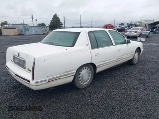 1999 Cadillac DeVille z VIN 1G6KD54Y5XU768072, wystawiony jako IAAI lot #41777526 z przebiegiem 88 662 mil mil oraz . Historia ofert i sprzedaży dostępna na DreamBid. Obrazek 4.