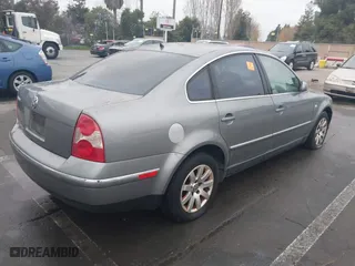 2002 Volkswagen Passat GLS with VIN WVWPD63B22P290089, listed as a IAAI auction lot 41460913 with 1 mi miles. Bid and sale history available at carsss.com. Image 4.
