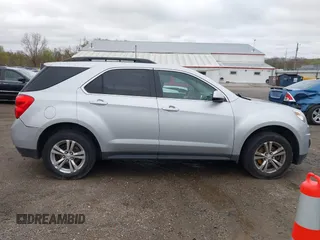 2015 Chevrolet Equinox LT z VIN 2GNFLFE33F6133222, wystawiony jako IAAI lot #42081088 z przebiegiem 121 840 mil mil oraz . Historia ofert i sprzedaży dostępna na DreamBid. Obrazek 13.