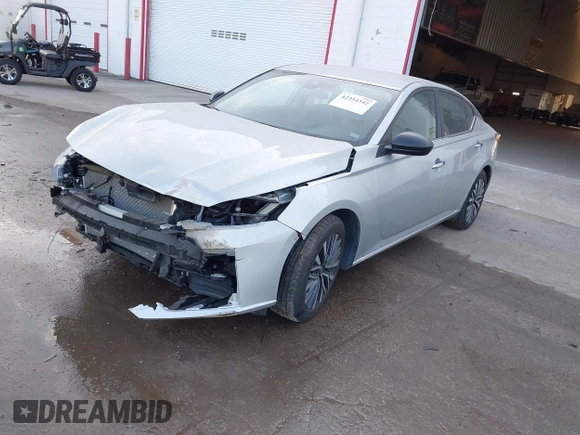 2024 Nissan Altima SV z VIN 1N4BL4DV3RN375951, wystawiony jako IAAI lot #42334342 z przebiegiem 24 068 mil mil oraz . Historia ofert i sprzedaży dostępna na DreamBid. Obrazek 17.