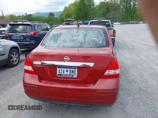 2010 Nissan Versa S с VIN 3N1BC1AP4AL382784, выставлен на аукционе IAAI как лот 42198622 с пробегом 110 169 миль миль и . История ставок и продаж доступна на DreamBid. Изображение 17.