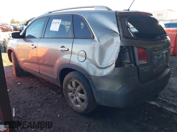 2013 Kia Sorento LX with VIN 5XYKT3A63DG399653, listed as a IAAI auction lot 41323730 with 194,001 mi miles. Bid and sale history available at carsss.com. Image 3.