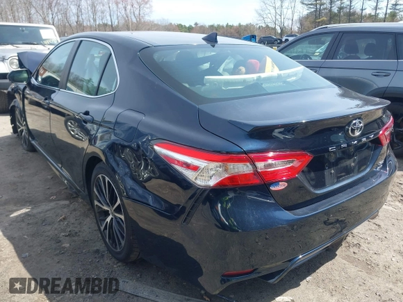 2020 Toyota Camry SE z VIN 4T1G11BKXLU002444, wystawiony jako IAAI lot #41948501 z przebiegiem 53 902 mil mil oraz . Historia ofert i sprzedaży dostępna na DreamBid. Obrazek 3.