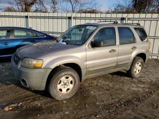 2007 Ford Escape XLS with VIN 1FMYU02Z47KB08019, listed as a Copart auction lot 36747364 with 0 mi miles and Clean Title. Bid and sale history available at carsss.com. Image 1.