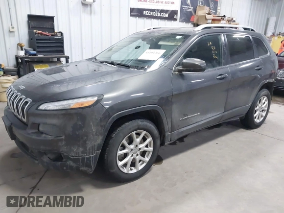 2016 Jeep Cherokee Latitude z VIN 1C4PJMCB1GW367092, wystawiony jako IAAI lot #41101266 z przebiegiem 96 500 mil mil oraz . Historia ofert i sprzedaży dostępna na DreamBid. Obrazek 18.