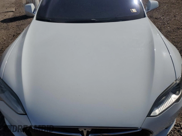 2014 Tesla Model S 60 z VIN 5YJSA1H19EFP37392, wystawiony jako Copart lot #57347625 z przebiegiem Nie podano mil oraz Szkoda całkowita • Salvage title. Historia ofert i sprzedaży dostępna na DreamBid. Obrazek 11.
