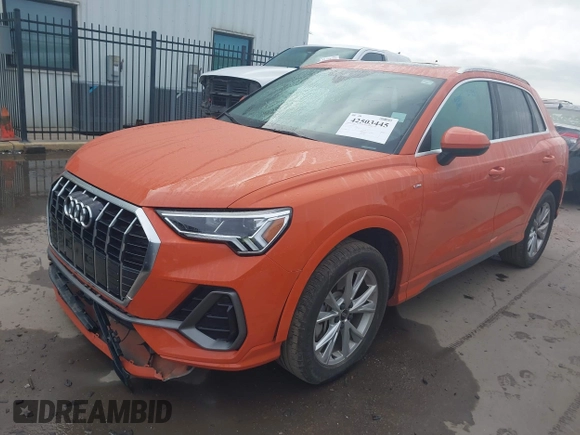 2023 Audi Q3 S line Premium z VIN WA1DECF38P1129821, wystawiony jako IAAI lot #42503445 z przebiegiem 49 651 mil mil oraz . Historia ofert i sprzedaży dostępna na DreamBid. Obrazek 19.