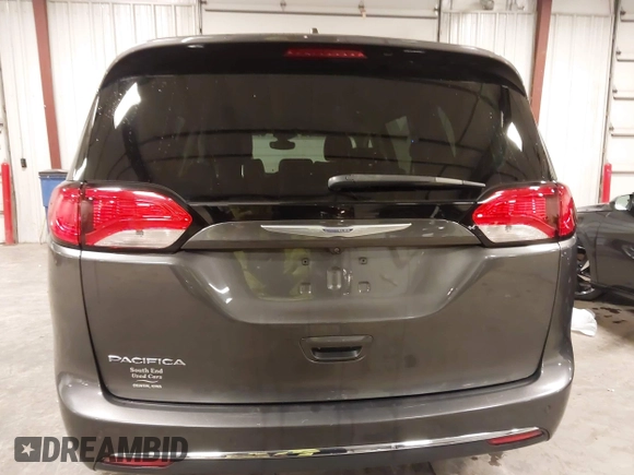 2017 Chrysler Pacifica Touring L with VIN 2C4RC1BG5HR803306, listed as a IAAI auction lot 41968455 with 84,714 mi miles and . Bid and sale history available at DreamBid. Image 17.