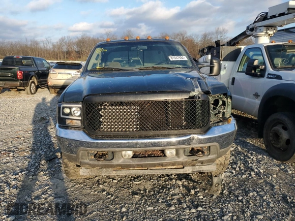 2003 Ford F-350 XL with VIN 1FTWW33F63EA29777, listed as a Copart auction lot 81047684 with 214,722 mi miles and Salvage Title. Bid and sale history available at DreamBid. Image 5.