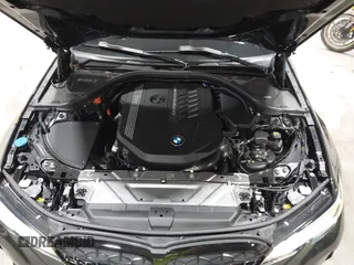 2021 BMW 3 Series M340i xDrive z VIN 3MW5U9J09M8B91584, wystawiony jako IAAI lot #42203384 z przebiegiem 42 688 mil mil oraz . Historia ofert i sprzedaży dostępna na DreamBid. Obrazek 10.