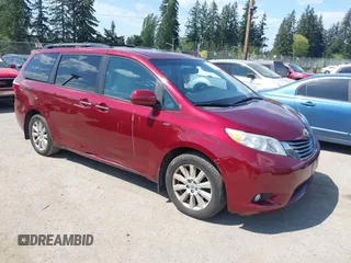 2017 Toyota Sienna XLE z VIN 5TDDZ3DC8HS174064, wystawiony jako IAAI lot #42176251 z przebiegiem 193 220 mil mil oraz . Historia ofert i sprzedaży dostępna na DreamBid. Obrazek 1.