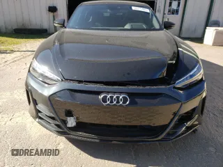 2023 Audi e-tron GT Premium Plus z VIN WAUFJBFW6P7002994, wystawiony jako Copart lot #50310483 z przebiegiem 1682 mil mil oraz . Historia ofert i sprzedaży dostępna na DreamBid. Obrazek 5.