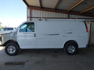 2017 Chevrolet Express Cargo с VIN 1GCWGAFF6H1350570, выставлен на аукционе IAAI как лот 42251678 с пробегом 165 837 миль миль и . История ставок и продаж доступна на DreamBid. Изображение 15.