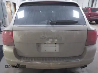 2006 Porsche Cayenne S z VIN WP1AB29P16LA66833, wystawiony jako IAAI lot #41727403 z przebiegiem 149 596 mil mil oraz . Historia ofert i sprzedaży dostępna na DreamBid. Obrazek 16.