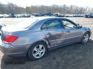 2007 Acura RL Tech Pkg with VIN JH4KB16617C000200, listed as a IAAI auction lot 41592490 with 224,508 mi miles. Bid and sale history available at carsss.com. Image 18.