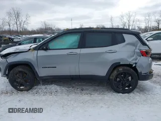 2019 Jeep Compass Latitude with VIN 3C4NJDBBXKT840382, listed as a IAAI auction lot 41592991 with Not provided miles and . Bid and sale history available at DreamBid. Image 14.