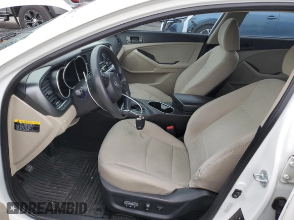2015 Kia Optima LX z VIN KNAGM4A7XF5646760, wystawiony jako Copart lot #60365405 z przebiegiem 85 291 mil mil oraz Czysty tytuł • Clean title. Historia ofert i sprzedaży dostępna na DreamBid. Obrazek 7.