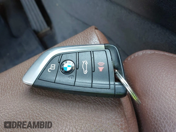 2016 BMW X6 xDrive35i with VIN 5UXKU2C53G0N84273, listed as a IAAI auction lot 42104112 with 61,183 mi miles and . Bid and sale history available at DreamBid. Image 11.