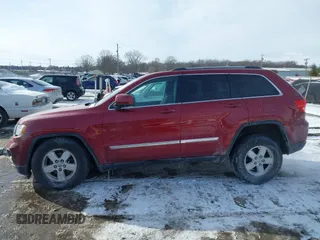 2013 Jeep Grand Cherokee Laredo with VIN 1C4RJFAG4DC572986, listed as a IAAI auction lot 41586820 with 100,899 mi miles. Bid and sale history available at carsss.com. Image 15.