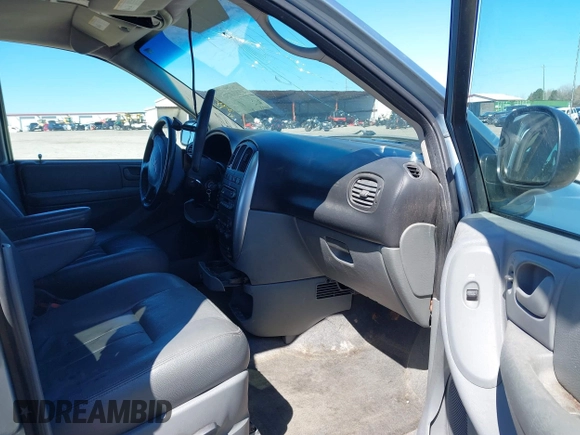 2005 Chrysler Town & Country Touring with VIN 2C4GP54L05R284612, listed as a IAAI auction lot 41839207 with 162,175 mi miles and . Bid and sale history available at DreamBid. Image 5.