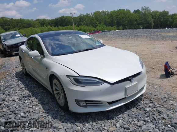 2017 Tesla Model S 100D z VIN 5YJSA1E28HF199074, wystawiony jako IAAI lot #42449671 z przebiegiem 172 910 mil mil oraz . Historia ofert i sprzedaży dostępna na DreamBid. Obrazek 1.