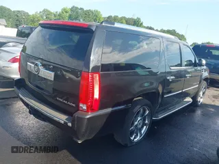 2009 Cadillac Escalade ESV z VIN 1GYFK26279R270175, wystawiony jako IAAI lot #42349456 z przebiegiem 189 172 mil mil oraz . Historia ofert i sprzedaży dostępna na DreamBid. Obrazek 4.