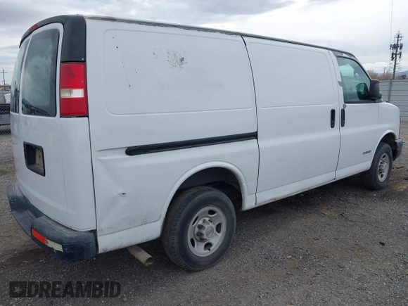 2004 Chevrolet Express Cargo Van with VIN 1GCGG25U241237297, listed as a IAAI auction lot 41664015 with 1 mi miles. Bid and sale history available at carsss.com. Image 4.