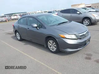 2012 Honda Civic LX z VIN 2HGFB2F53CH600497, wystawiony jako IAAI lot #42121805 z przebiegiem 51 885 mil mil oraz . Historia ofert i sprzedaży dostępna na DreamBid. Obrazek 1.