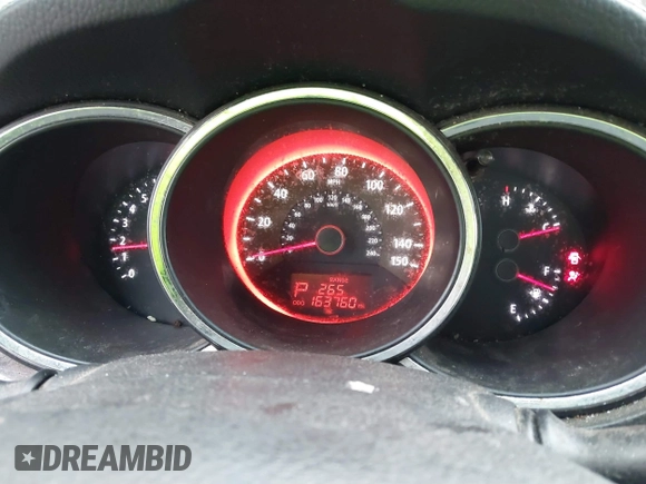 2013 Kia Sorento SX with VIN 5XYKWDA29DG342965, listed as a IAAI auction lot 41001039 with 163,760 mi miles. Bid and sale history available at carsss.com. Image 7.