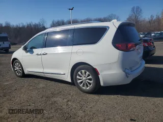 2018 Chrysler Pacifica Touring L z VIN 2C4RC1BG2JR211321, wystawiony jako Copart lot #48674735 z przebiegiem 144 769 mil mil oraz Tytuł czysty. Historia ofert i sprzedaży dostępna na DreamBid. Obrazek 2.