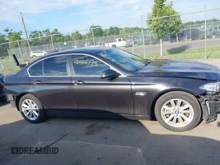 2014 BMW 5 Series 528i xDrive z VIN WBA5A7C50ED612098, wystawiony jako IAAI lot #42568775 z przebiegiem 31 475 mil mil oraz . Historia ofert i sprzedaży dostępna na DreamBid. Obrazek 13.