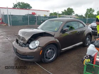 2012 Volkswagen Beetle 2.5L PZEV with VIN 3VWJP7AT2CM638265, listed as a IAAI auction lot 42512449 with 137,129 mi miles and . Bid and sale history available at DreamBid. Image 17.