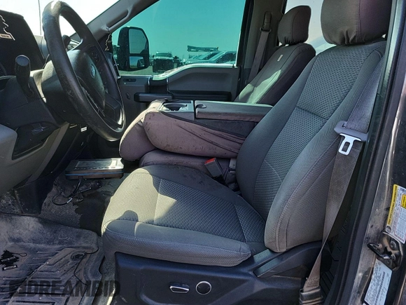 2019 Ford F-250 XL z VIN 1FT7W2BT1KEC50451, wystawiony jako IAAI lot #42504544 z przebiegiem 175 505 mil mil oraz . Historia ofert i sprzedaży dostępna na DreamBid. Obrazek 22.