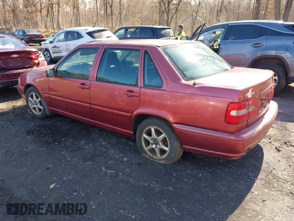 1998 Volvo S70 z VIN YV1LS5545W1452779, wystawiony jako IAAI lot #41806870 z przebiegiem 142 224 mil mil oraz . Historia ofert i sprzedaży dostępna na DreamBid. Obrazek 3.
