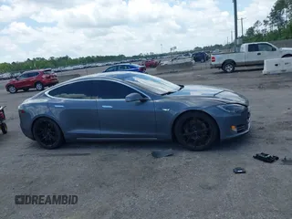 2013 Tesla Model S Performance с VIN 5YJSA1DP9DFP17832, выставлен на аукционе IAAI как лот 42444829 с пробегом 157 909 миль миль и . История ставок и продаж доступна на DreamBid. Изображение 12.
