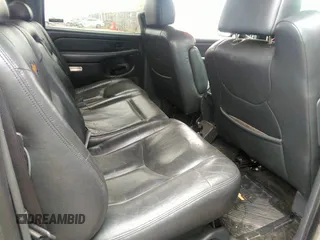 2002 Chevrolet Avalanche z VIN 3GNEK13T22G293921, wystawiony jako IAAI lot #41956616 z przebiegiem 249 838 mil mil oraz . Historia ofert i sprzedaży dostępna na DreamBid. Obrazek 8.