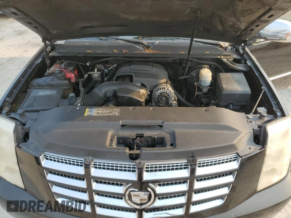 2010 Cadillac Escalade Luxury z VIN 1GYUCBEF3AR276651, wystawiony jako Copart lot #50696745 z przebiegiem Nie podano mil oraz Czysty tytuł • Clean title. Historia ofert i sprzedaży dostępna na DreamBid. Obrazek 11.