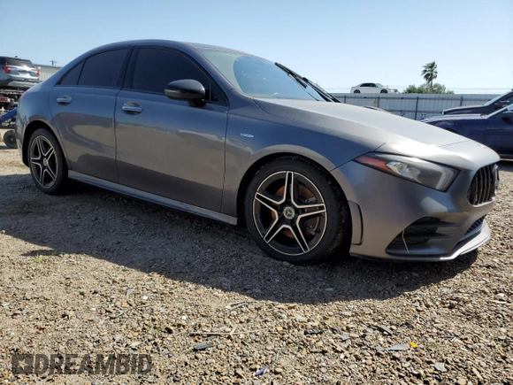 2019 Mercedes-Benz A 220 z VIN WDD3G4EB9KW000899, wystawiony jako Copart lot #52463325 z przebiegiem Nie podano mil oraz Szkoda całkowita • Salvage title. Historia ofert i sprzedaży dostępna na DreamBid. Obrazek 4.