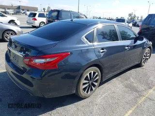 2018 Nissan Altima SR with VIN 1N4AL3AP3JC205780, listed as a IAAI auction lot 41921404 with 109,863 mi miles and . Bid and sale history available at carsss.com. Image 4.