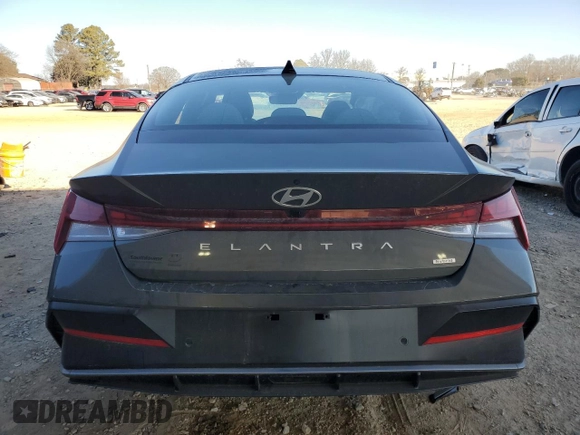 2024 Hyundai Elantra Limited z VIN KMHLN4DJ7RU102759, wystawiony jako Copart lot #42094845 z przebiegiem 1 008 mil mil oraz Szkoda całkowita • Salvage title. Historia ofert i sprzedaży dostępna na DreamBid. Obrazek 6.