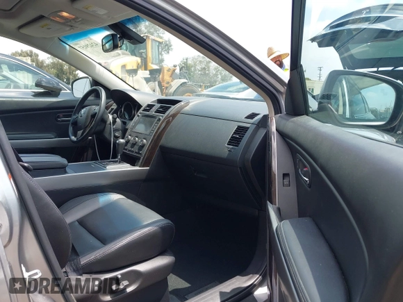 2011 Mazda CX-9 Grand Touring z VIN JM3TB2DA5B0319538, wystawiony jako IAAI lot #42429157 z przebiegiem 88 321 mil mil oraz . Historia ofert i sprzedaży dostępna na DreamBid. Obrazek 5.